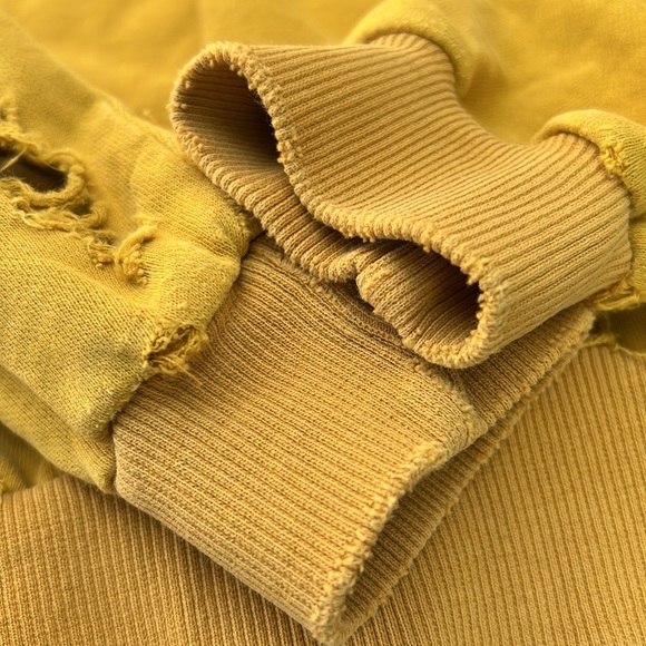 🎯NWT LF Los Angeles Distressed Sweatshirt Yellow Size Small - Picture 9 of 11